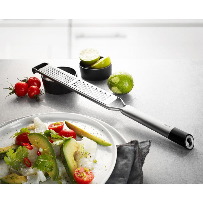 GEFU Set: Fein- und Grobreibe PRIMELINE + SPICEBAR XS-Muskatnüsse, bio Inhalt 8 g + SPICEBAR XS-Tonkabohnen, bio Inhalt 7 g