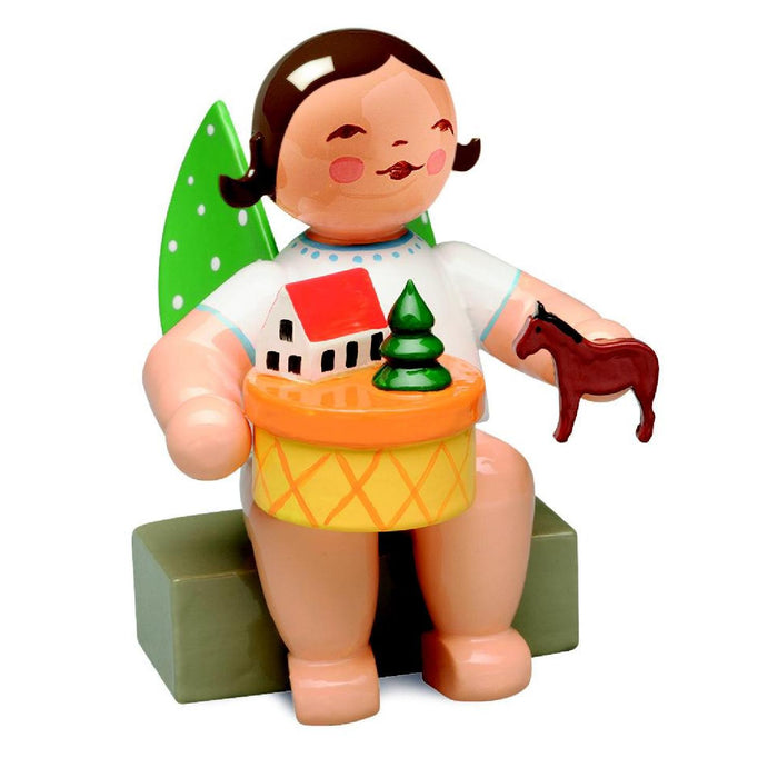 Wendt & Kühn Engel im Spielzeugdorf, sitzend