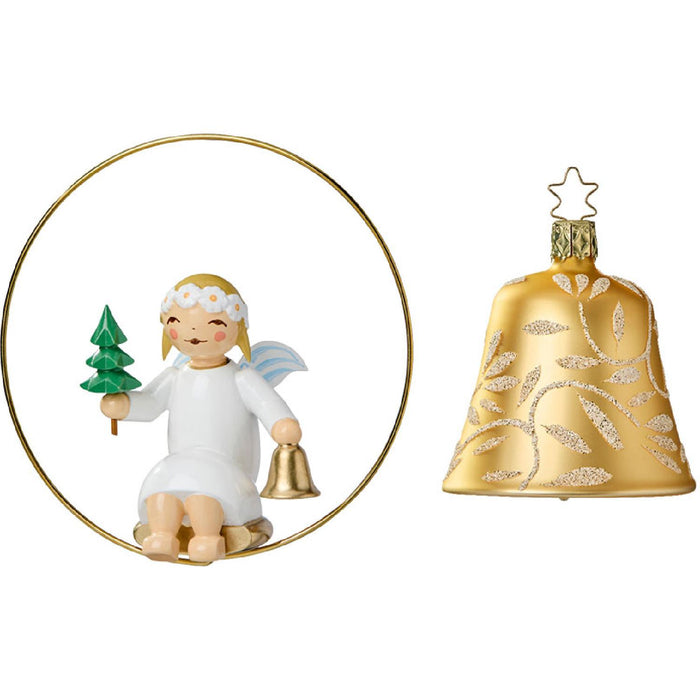 Wendt & Kühn Engel im Ring mit Bäumchen und Glocke; Glasglocke