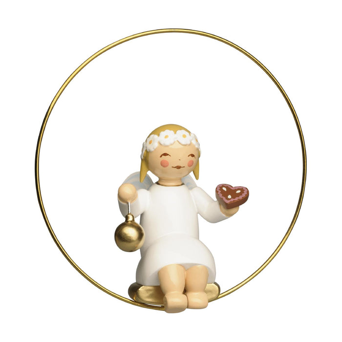 Wendt & Kühn Engel mit Ring mit Lebkuchenherz und Kugel; Glaskugel, gold