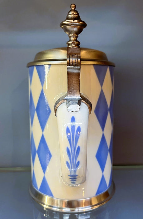 Bierseidel Bier-Krug 0,5 L Bayrische Rauten antik-blau mit Zinnfuss Porzellan