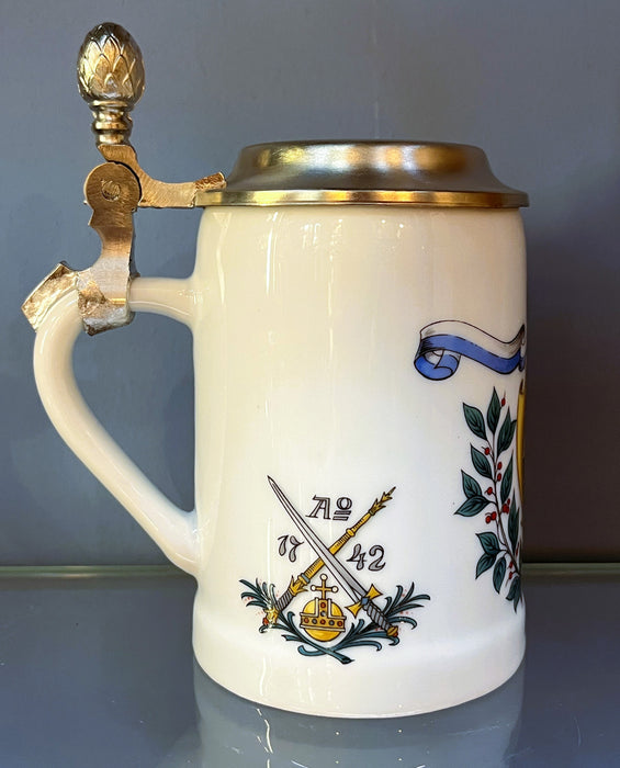 Zimmermann Bierseidel Bier-Krug Wappen 1742 Porzellankrug mit Zinndeckel 0,25l