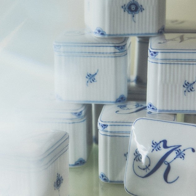 Royal Copenhagen Alphabet Bonbonniere 13cl R