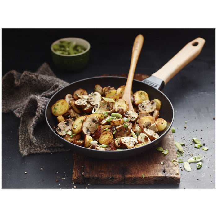 STAUB Bratpfanne mit Holzgriff, 24 cm | Schwarz | rund | Gusseisen